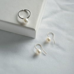 SV925 DIANA 三色 飽滿珍珠開口戒指 可調 白粉紫 客製化禮物 第6張的照片