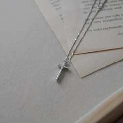 極簡風。 925純銀 十字架項鍊 鎖骨鍊 基督 福音 客製化禮物 第2張的照片