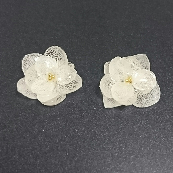 3枚重ね紫陽花のピアス/イヤリング/ノンホールピアス 1枚目の画像