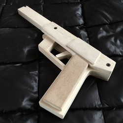 木製10連発輪ゴム銃＋パタッと倒れる単品的４個入りセット 4枚目の画像