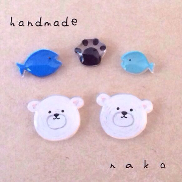 しろくま＊さかな＊足跡 ピアス（スタッド・一粒） nako. 通販 