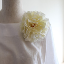[お花のコサージュ]　和装洋装にも合う、華やかな大輪コサージュアクセサリー 2枚目の画像