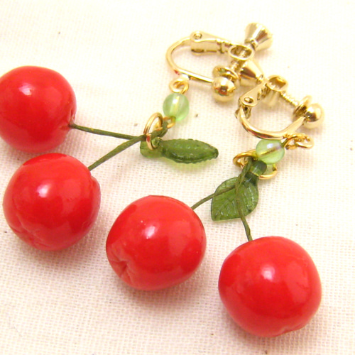 mさまご予約品※おおきなまっかなさくらんぼのイヤリング♪ ピアス 