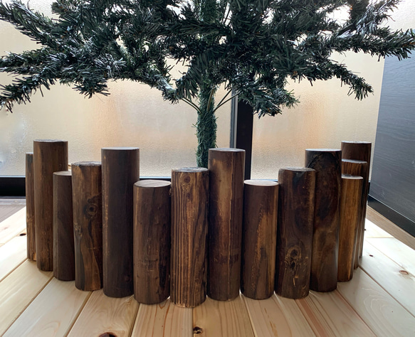 15本90cm クリスマスツリー　脚隠し　足隠し　スカート　丸太　高さ18cmの3段(底にフェルト有り) 1枚目の画像