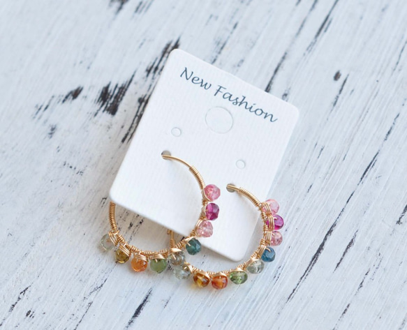 レインボートルマリンピアス,フープリング Rainbow tourmaline hoop earrings. 3枚目の画像