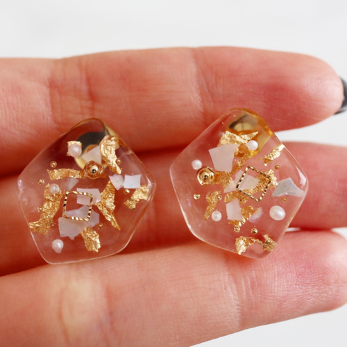 大人かわいい☆レジンとビーズのピアス ピアス（スタッド・一粒