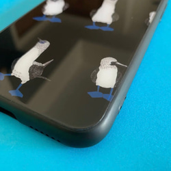 【for iPhone】アオアシカツオドリのガラススマホケース　黒 3枚目の画像