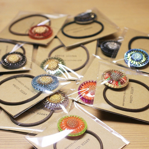 チェコガラスボタンヘアゴム [Navy×Gold] ヘアゴム ulička 通販