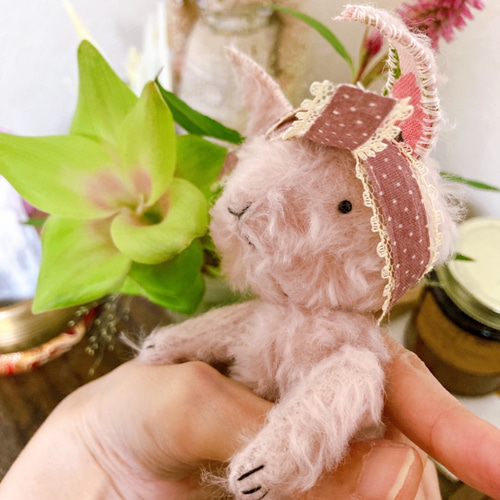 テディベア　うさぎ　アンティーク仕上げ うさぎさんの耳が片方だけ曲がってるのって、 可愛いと思いませ