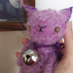 ハンドメイド*モヘアの紫の猫*グラスアイ 2枚目の画像