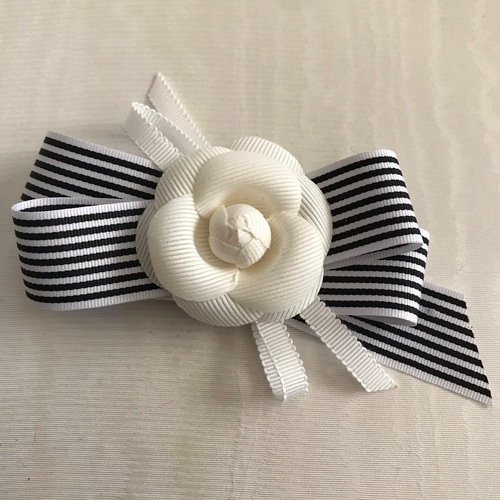 白 カメリア ボーダー リボン ピンブローチ コサージュ コサージュ