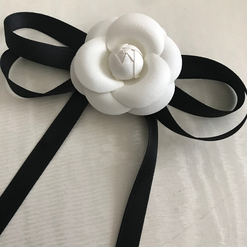 レザー カメリア 細リボン コサージュ ブローチ コサージュ Ruban N