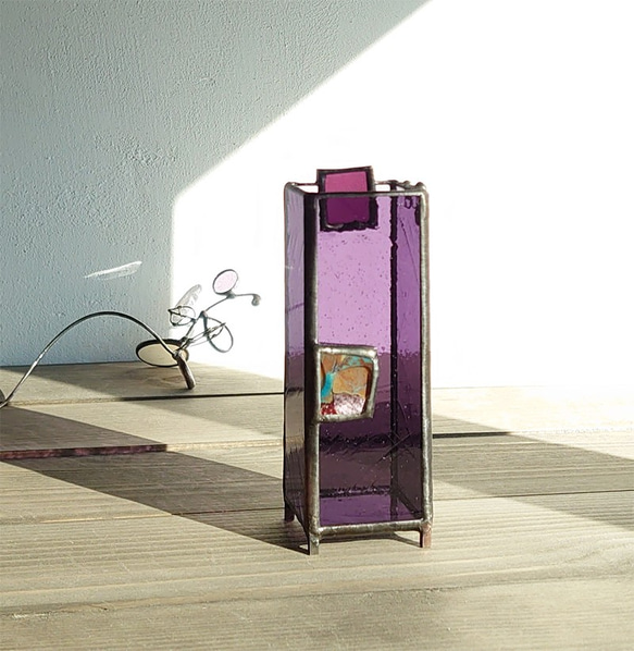 四角パーツの小さな花器スリム・シリンダー付き・紫 2枚目の画像