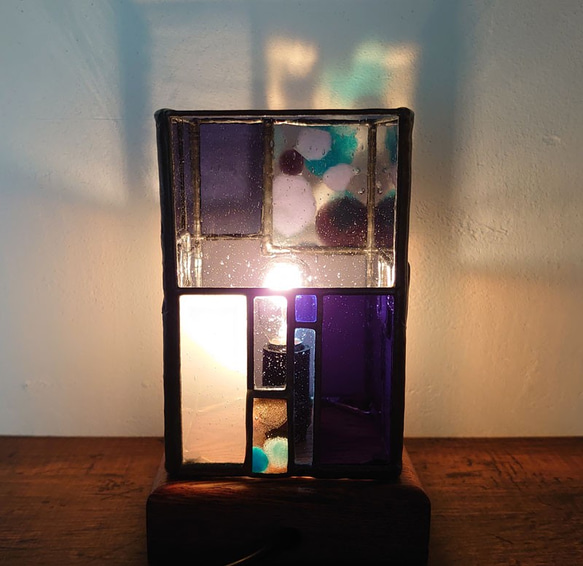 置き型ガラスランプシェード -青系水玉- ・灯具付き 4枚目の画像