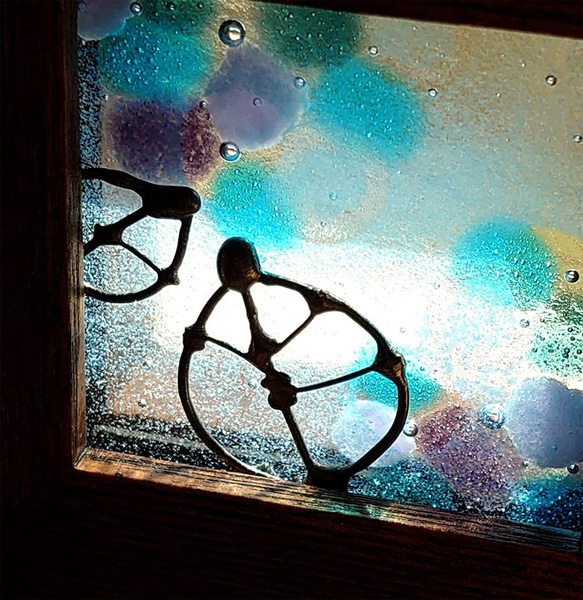 フレーム入りガラスオブジェ・雨と葉っぱ2 4枚目の画像