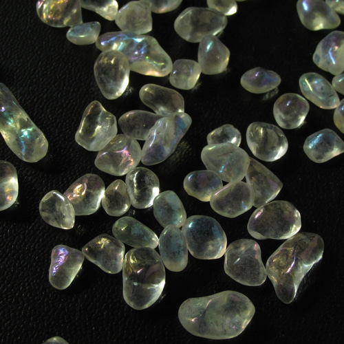 虹色水晶の粒/虹色水晶原石/レインボー水晶原石/s3538/10083920