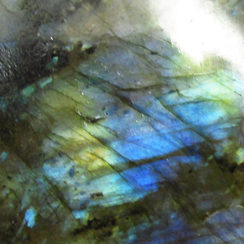 AAA極上ｼﾗｰ/ﾗﾌﾞﾗﾄﾞﾗｲﾄ ﾀﾝﾌﾞﾙ石/虹色に光る神秘の石/t806☆手