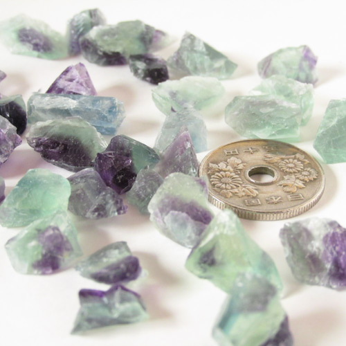 上質ﾏﾙﾁｶﾗｰﾌﾛｰﾗｲﾄﾗﾌﾛｯｸ原石/蛍石/再販82/t318-01○689935520 240420t