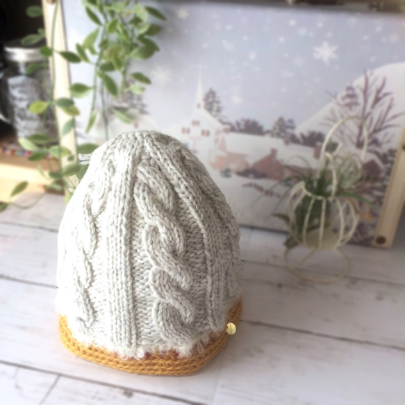 かわいい縄編みニット帽 ホワイトグレー（アラン模様） 1枚目の画像