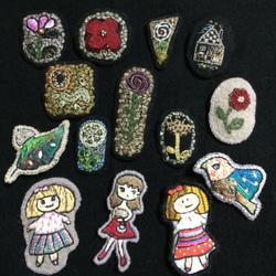 身長８センチの女の子No.2 刺繍ブローチ 4枚目の画像