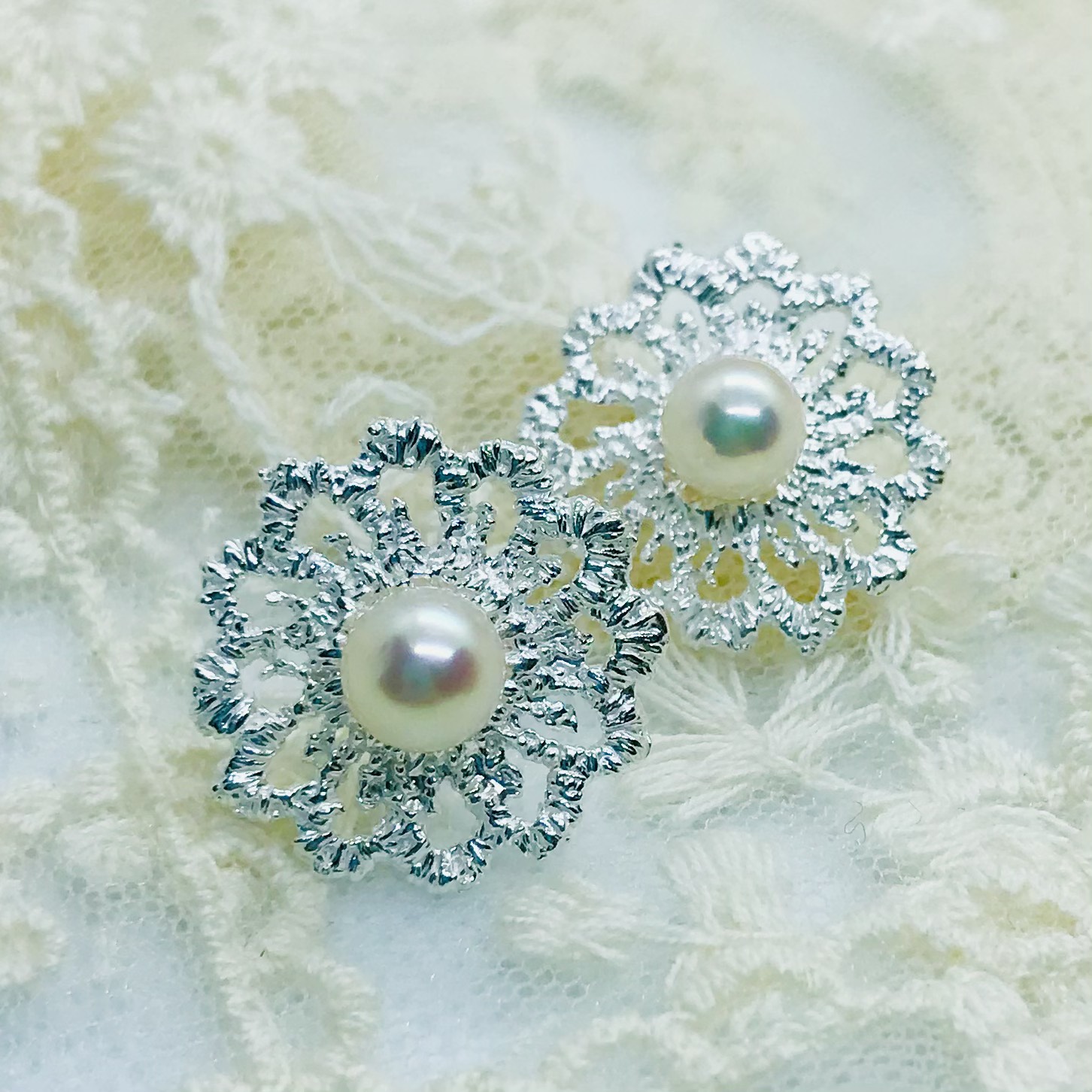 【受注生産】レースの小花ピアス アコヤパール付