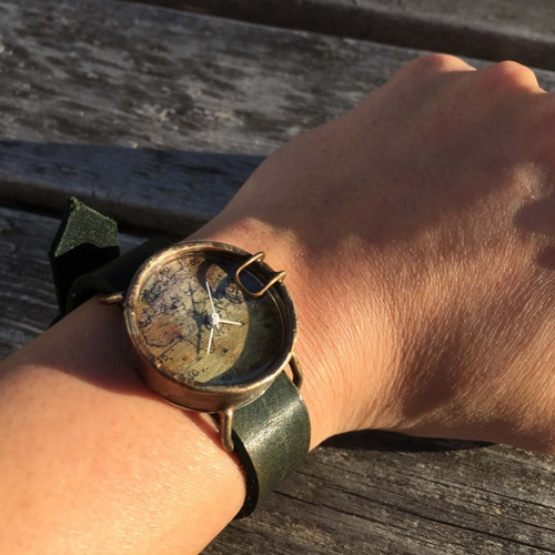 個性的で変わった腕時計 atelier19｜真鍮と革の経年変化が人生を共に