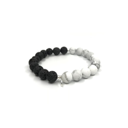 Howlite and Lava Stone Bracelet 8mm 白紋石/火山石手鍊 8mm 第1張的照片