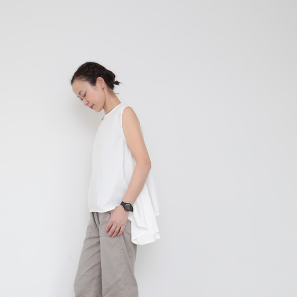 Tail sleeveless tops / white 1枚目の画像