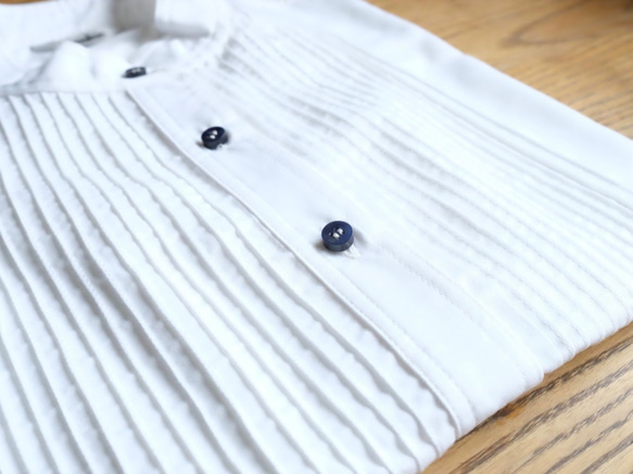 Pintuck band collar shirt / white 1枚目の画像