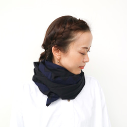 frame stole / BLACK × navy 2枚目の画像