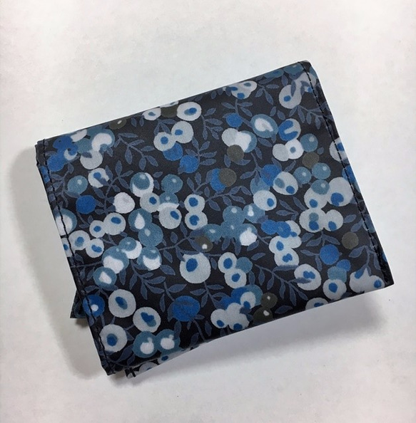 小さな二つ折り財布＊リバティービニコ　ｳｨﾙﾄｼｬｰ 1枚目の画像