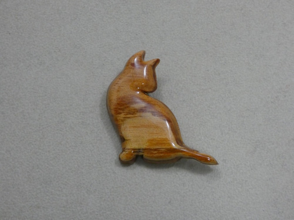 木製　ブローチ　（　猫　） 1枚目の画像