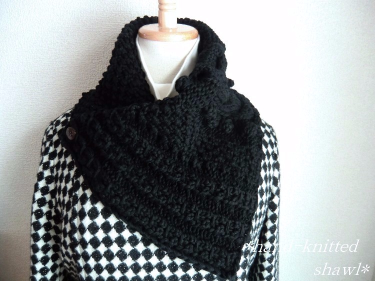 ラムウール　アラン模様のカウル（黒）