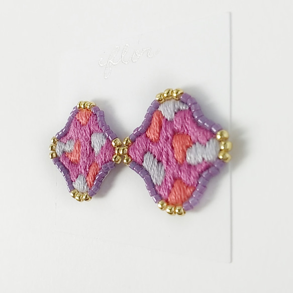 palette 刺繍 ピアス / イヤリング （ピンク×紫） 2枚目の画像