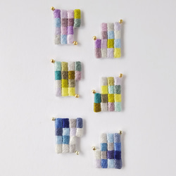 紫陽花のパズル  刺繍 ピアス / イヤリング (緑) 5枚目の画像