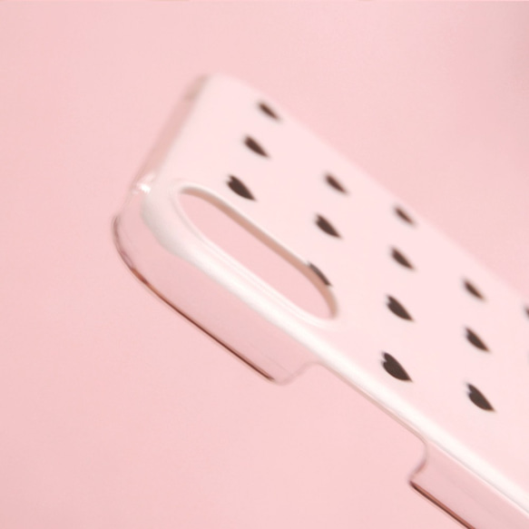 パウダーピンク 黒いハートのスマホケース【iPhone・android 専用カメラホール ハードケース】 3枚目の画像
