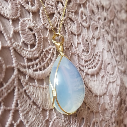 アンダラクリスタル ペンダントトップ AZAYAKA ダイヤ型カットペンダントトップ・紫 インドネシア産