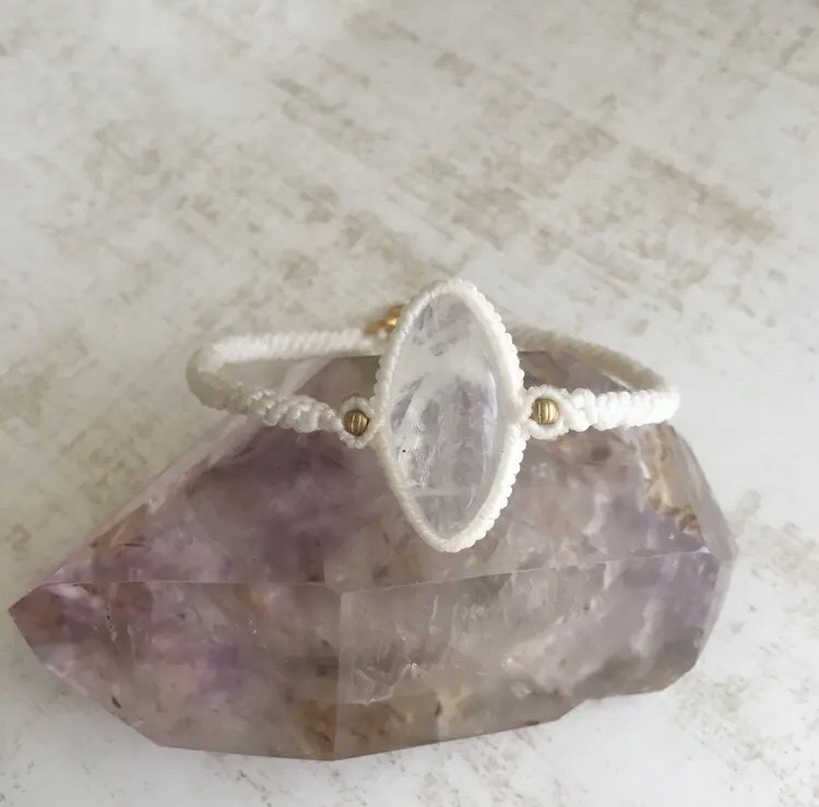 マーキスカットのホワイトラブラドライトのブレスレット