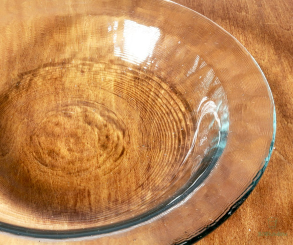 在庫限り：リサイクルガラスの食器　スープ皿　グレー(φ17.5cm) 4枚目の画像