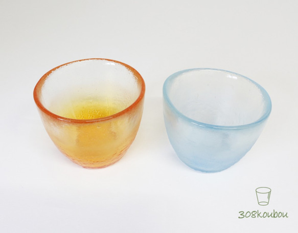 ガラスのカラーカップ【オレンジ／アイスブルー】 2枚目の画像
