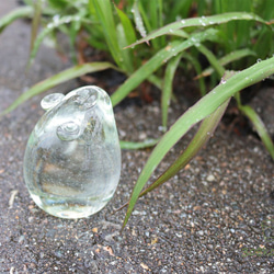 販売終了：梅雨空を見上げる カエルのオブジェ 小 2枚目の画像