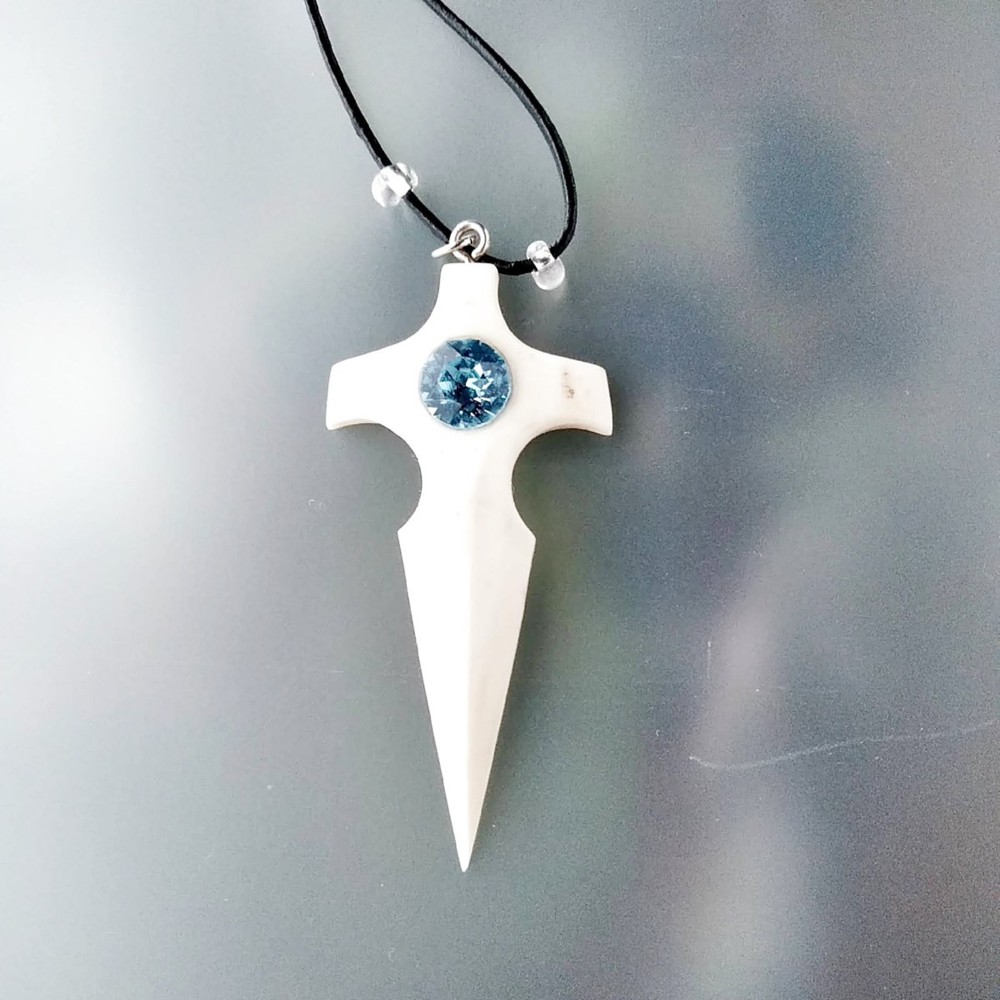 鹿角のペンダント　エクスカリバー　剣