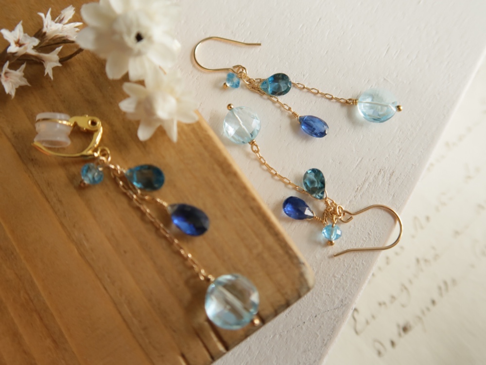 連なるブルーのジュエル…K14GF ブルートパーズ&ブルージュエルピアス (イヤリング変更可)