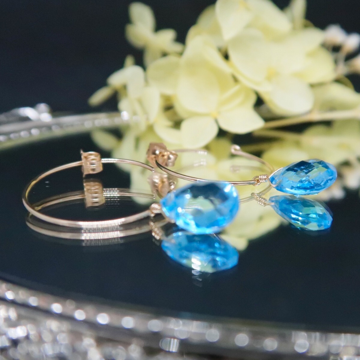 美しいスイスブルートパーズ 一粒ドロップ | K14GFフープピアス (イヤリング変更可)