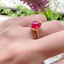 ビビッドカラーのリング【Melty ring＜Fuchsia pink Chalcedony＞】 1枚目の画像