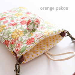 リバティ「バレリーヌ」スマホポーチ(Ｌ) 全機種対応 iPhone Android ショルダー紐で肩掛けにも 3枚目の画像