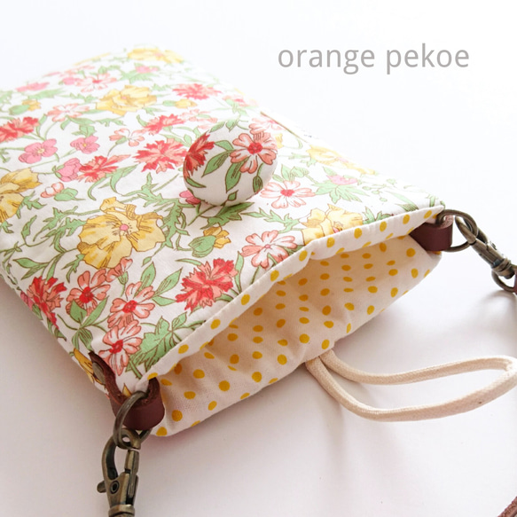 リバティ「バレリーヌ」スマホポーチ(Ｌ) 全機種対応 iPhone Android ショルダー紐で肩掛けにも 3枚目の画像