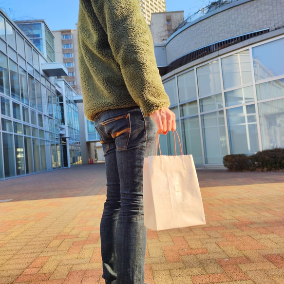 本革レザー トートバッグ 紙袋みたいな革のかばん 生成りナチュラル 本革のレザートートバッグ 紙袋風ショップバッグ風 生成り