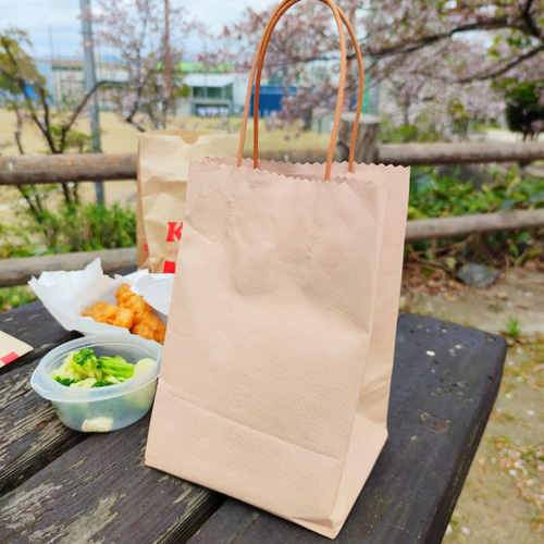 ちょっとしたお出かけにぴったり。本革レザー ヌメ革ナチュラル