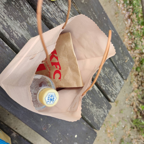 ちょっとしたお出かけにぴったり。本革レザー ヌメ革ナチュラル